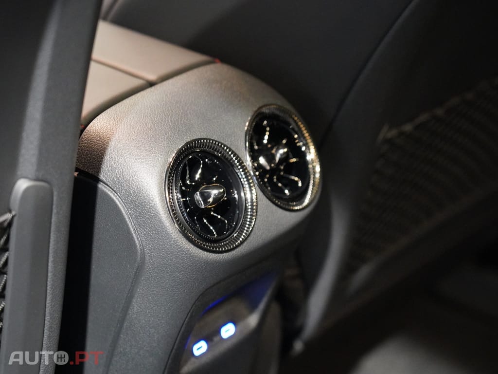 Mercedes-Benz CLA 250 com tecnologia EQ