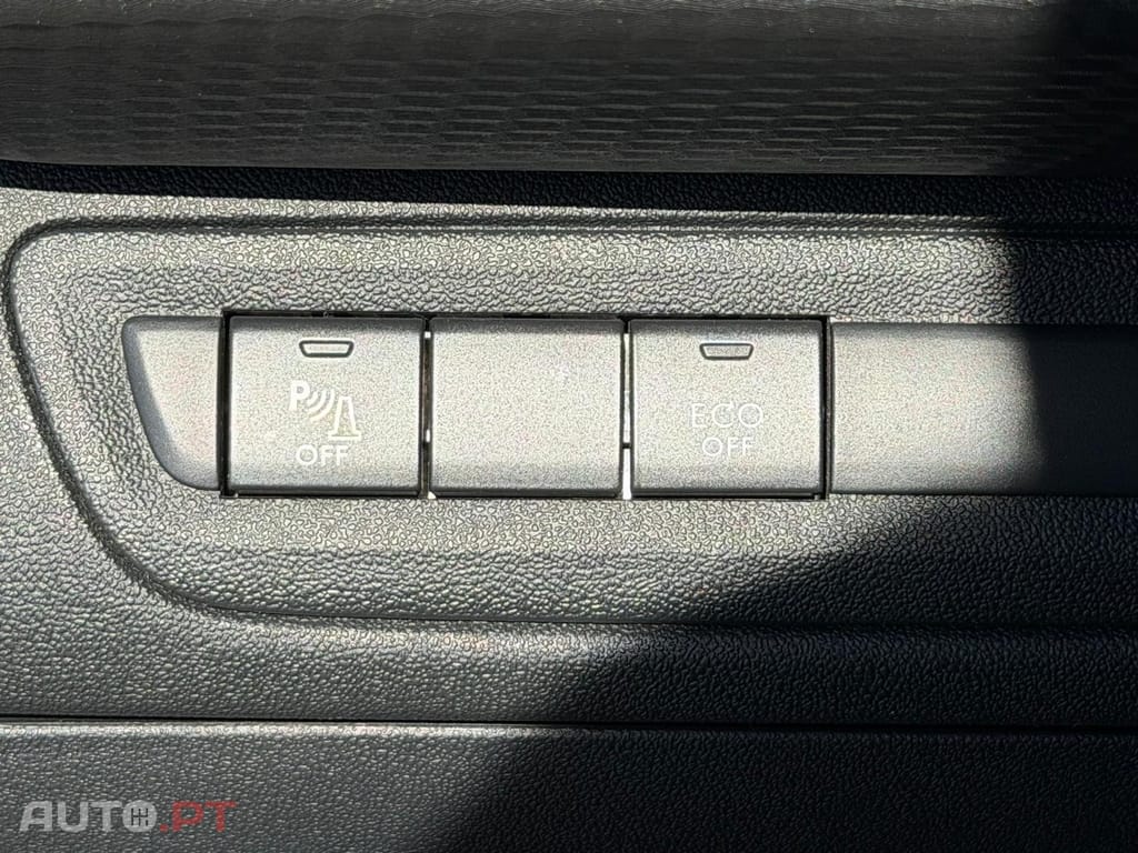 Peugeot 208 1.2 PureTech Signature