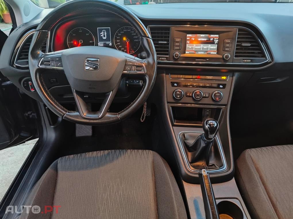 Seat Leon 1.6 TDI Ecomotive 110cv / 138€ mês