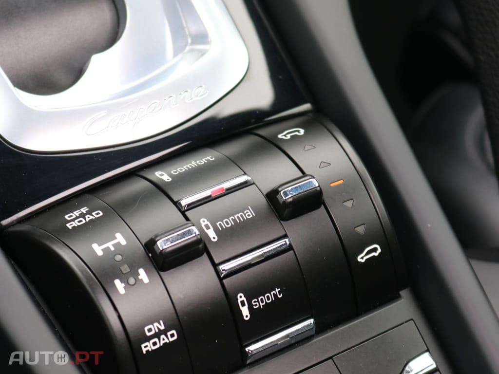 Porsche Cayenne Platinum Edition — fotografia 33