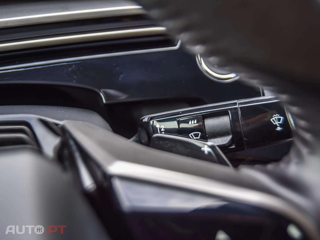 Peugeot 3008 1.2 Hybrid Allure e-DCS6