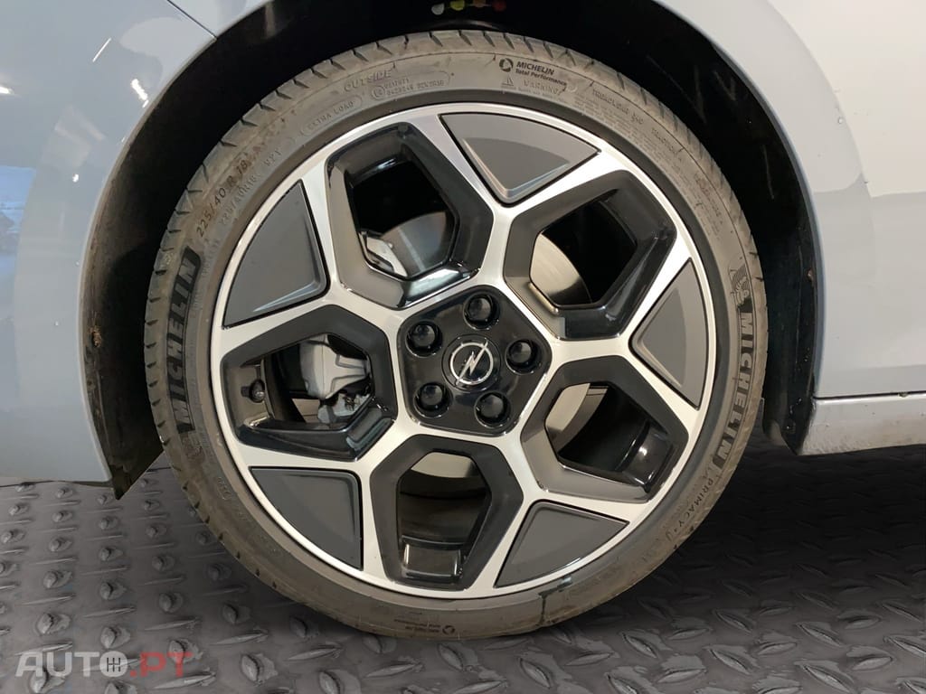 Opel Astra 1.2 T Hybrid GS eDCT