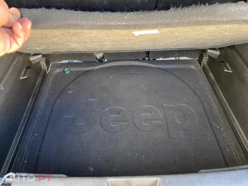 Jeep Renegade 1.6 MJD Sport — fotografia 23
