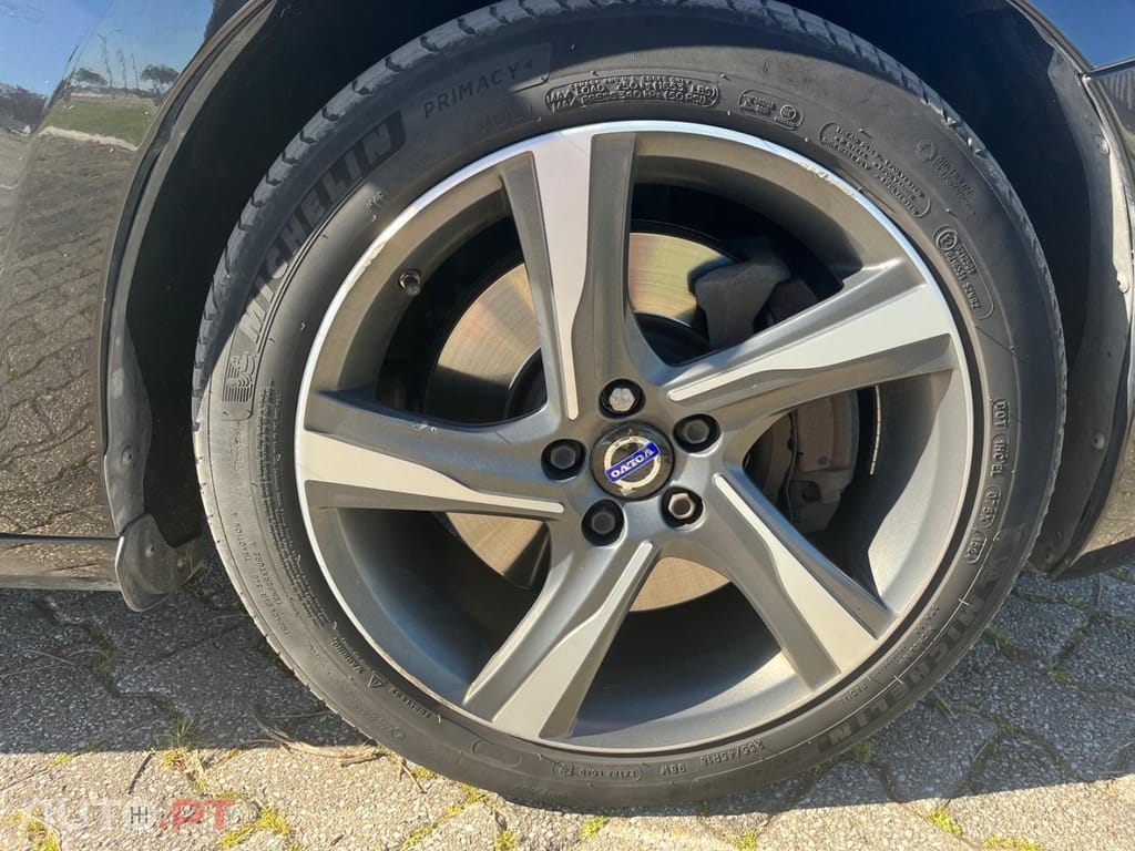 Volvo V60 D6 Twin Engine Geartronic RDesign