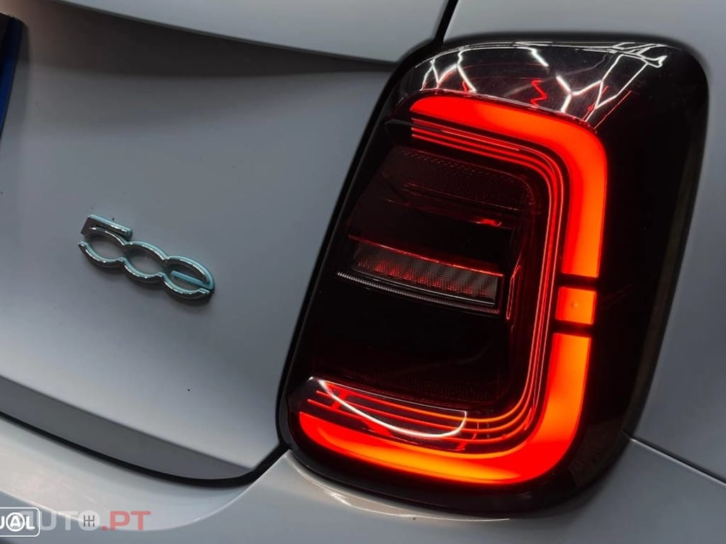 Fiat 500e La Prima