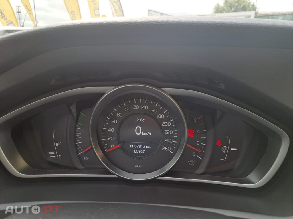 Volvo V40 2.0 D3 Momentum