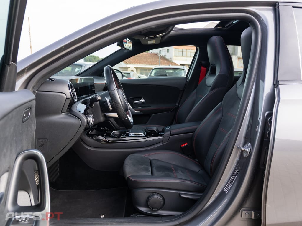 Mercedes-Benz A 35 AMG 4Matic Speedshift DCT 7G