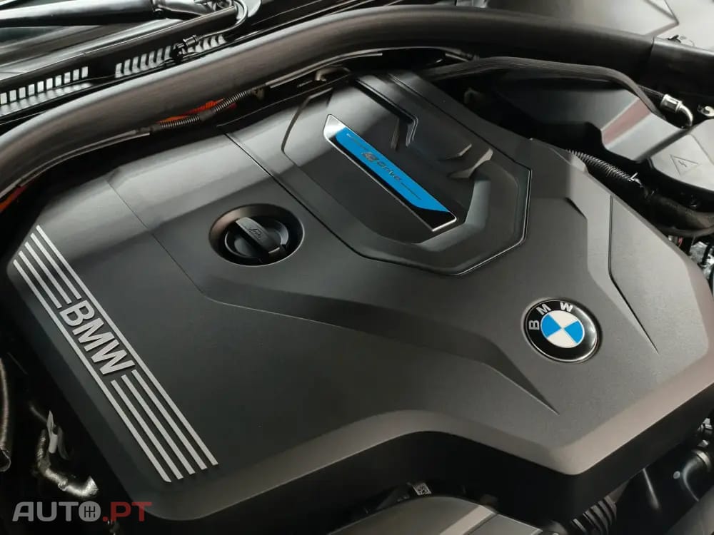 BMW 330 e Pack Desportivo M Pro Auto