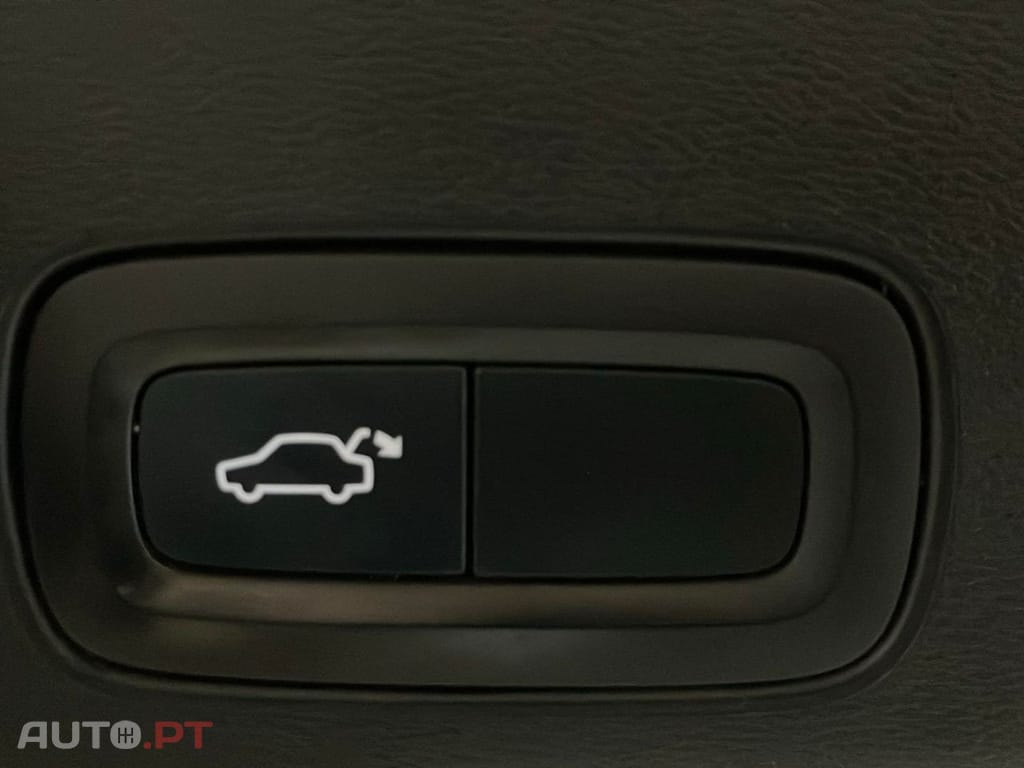 Volvo XC60 2.0 T8 PHEV Momentum AWD