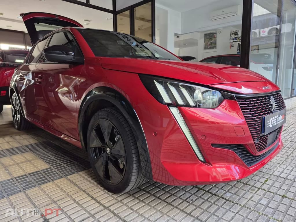 Peugeot E-208 50 kWh GT