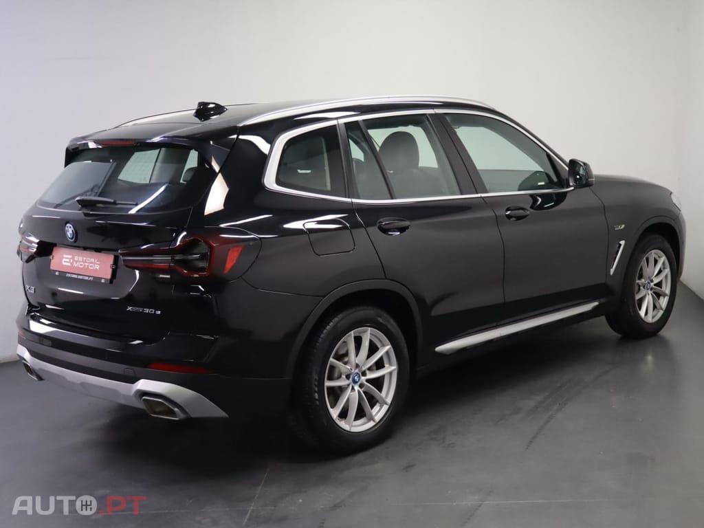 BMW X3 xDrive30e Auto — fotografia 3