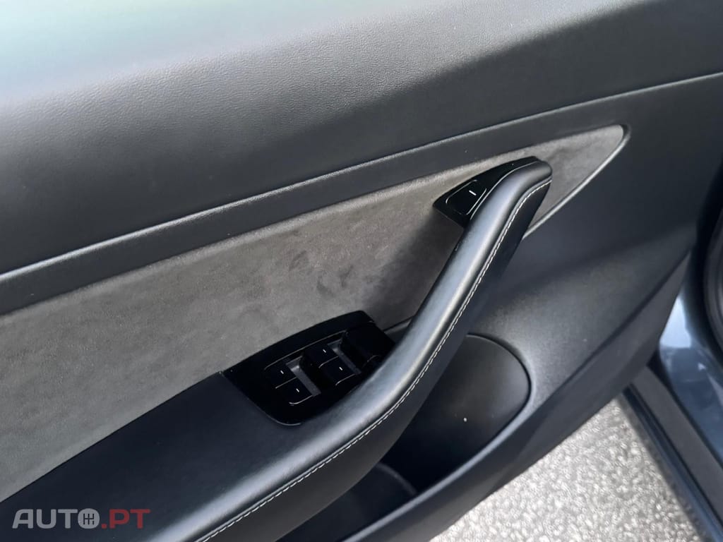 Tesla Model 3 Tração Traseira