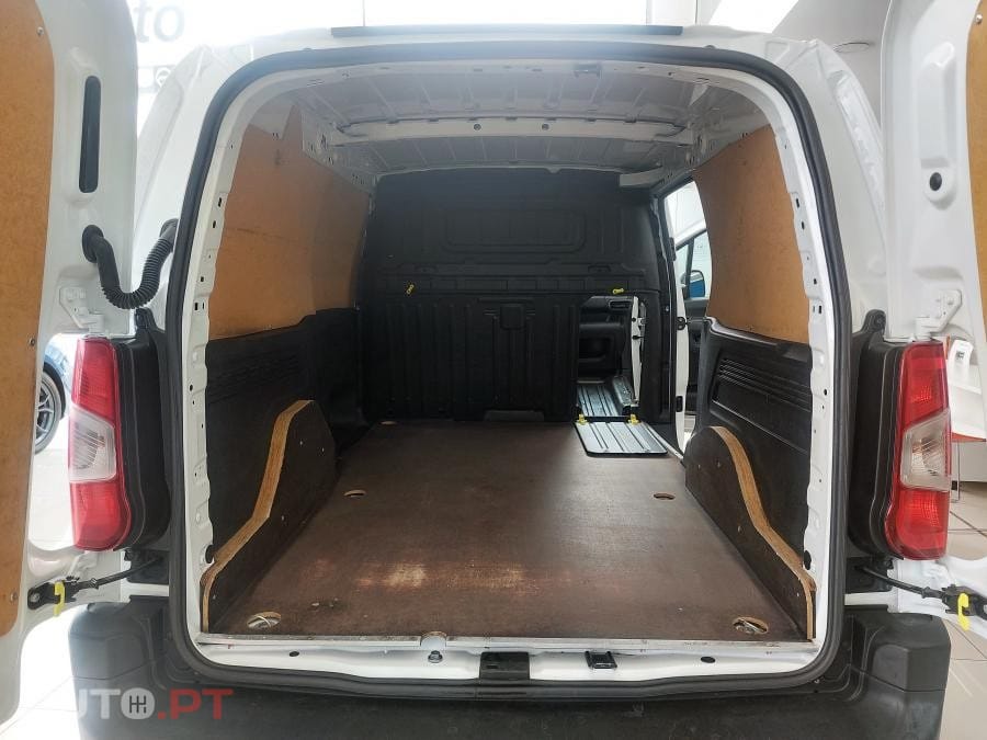 Peugeot Partner 1.5 Bluehdi Pro Standard - IVA Dedutível