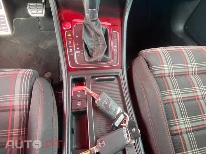 Volkswagen Golf 2.0 TSi GTi DSG Performance