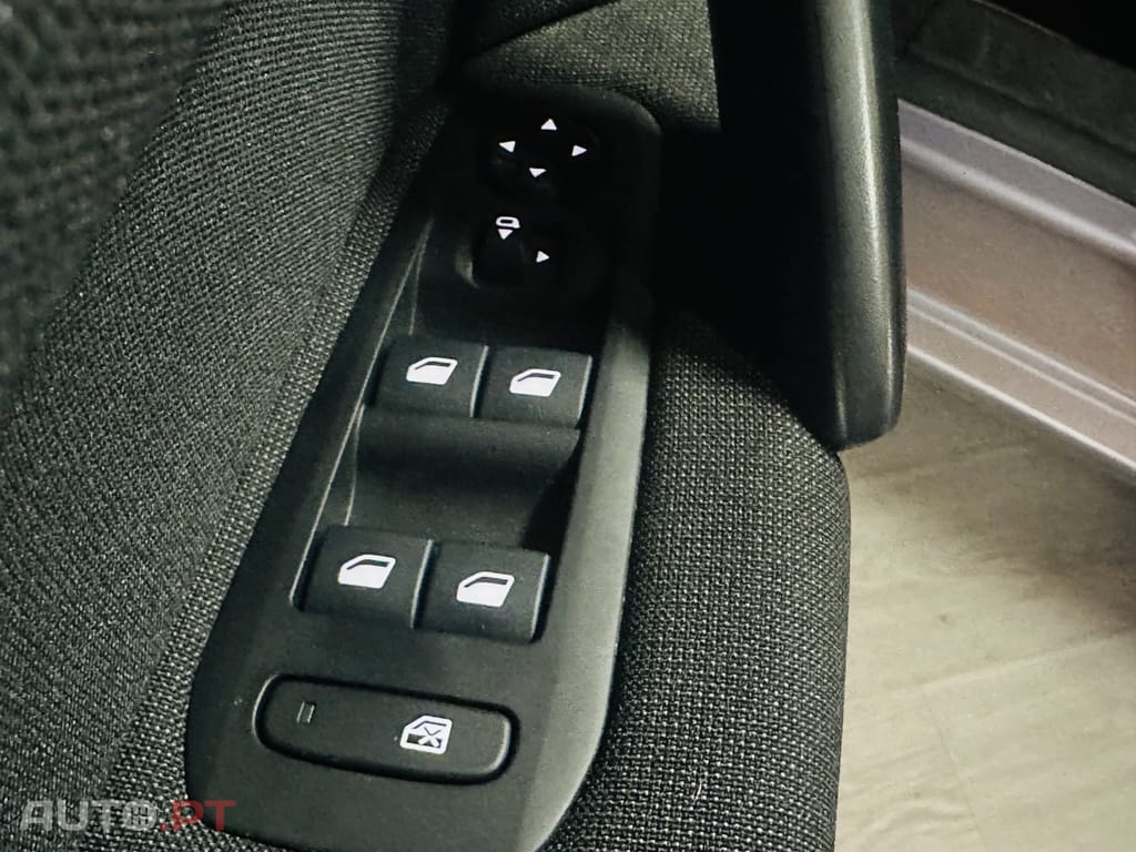 Peugeot 308 1.2 PureTech Allure Full LED EAT8