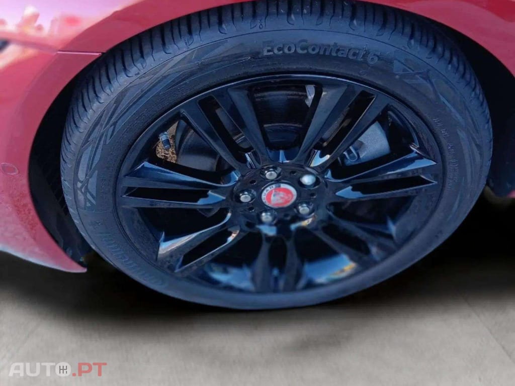 Jaguar XE 200d R Dynamic RED 