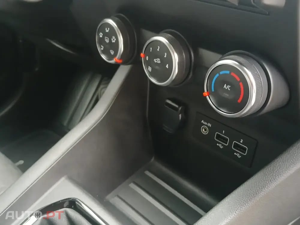Renault Clio Outro