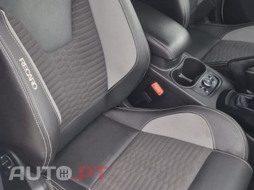 Ford Focus 2.0 EcoBoost ST c/ Pack Pele Desportiva