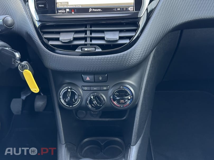 Peugeot 208 1.6 BlueHDi Style