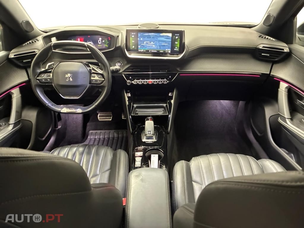 Peugeot 2008 1.2 PureTech GT EAT8