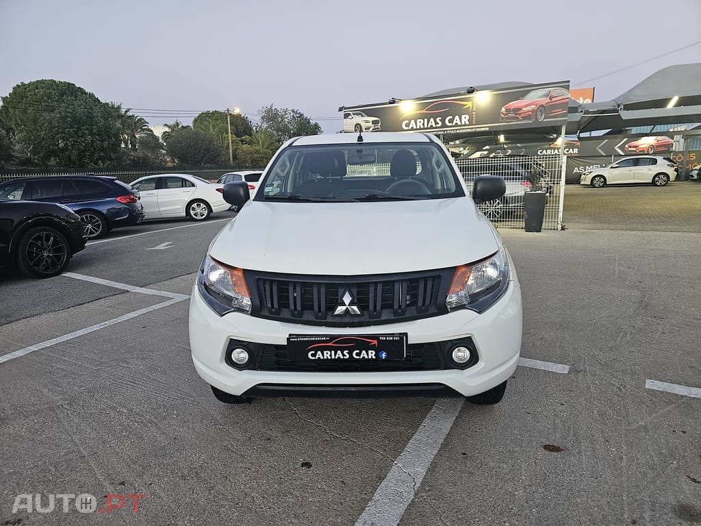 Mitsubishi L200 2.4 DI-D CD Invite 4WD