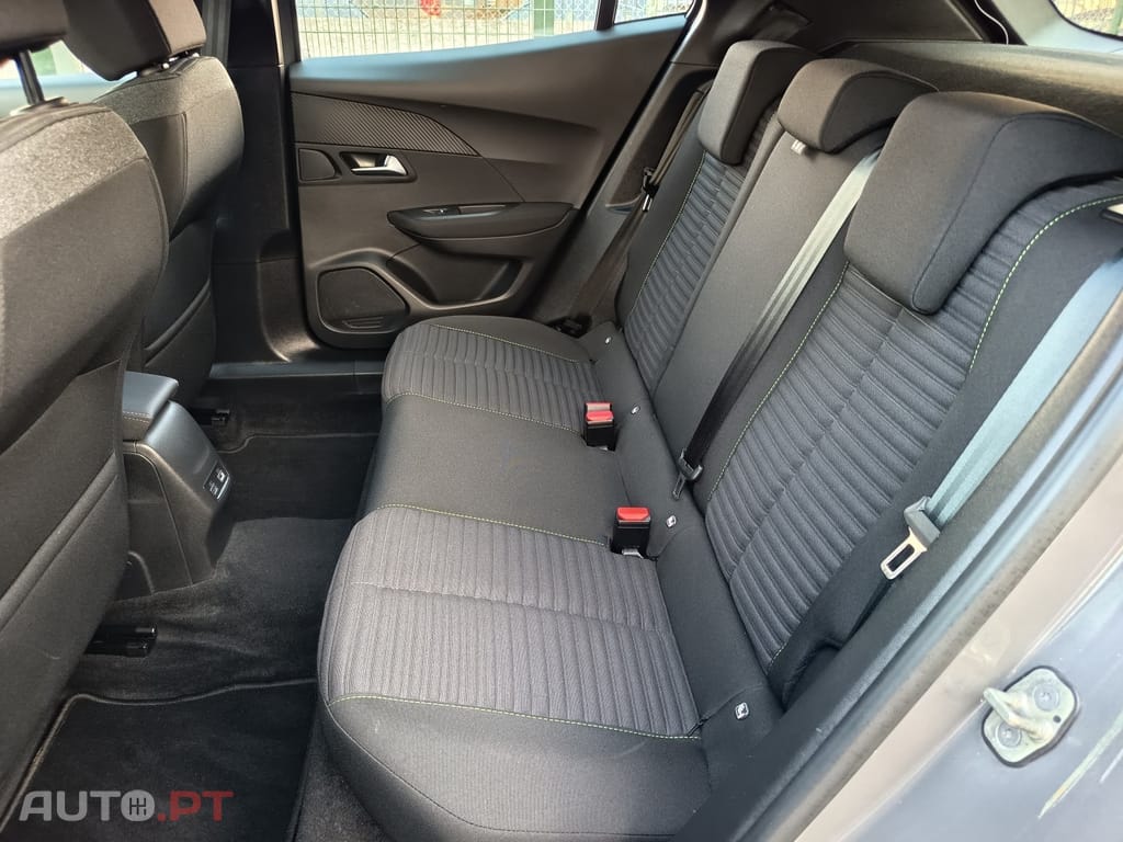Peugeot E-2008 54 kWh Style