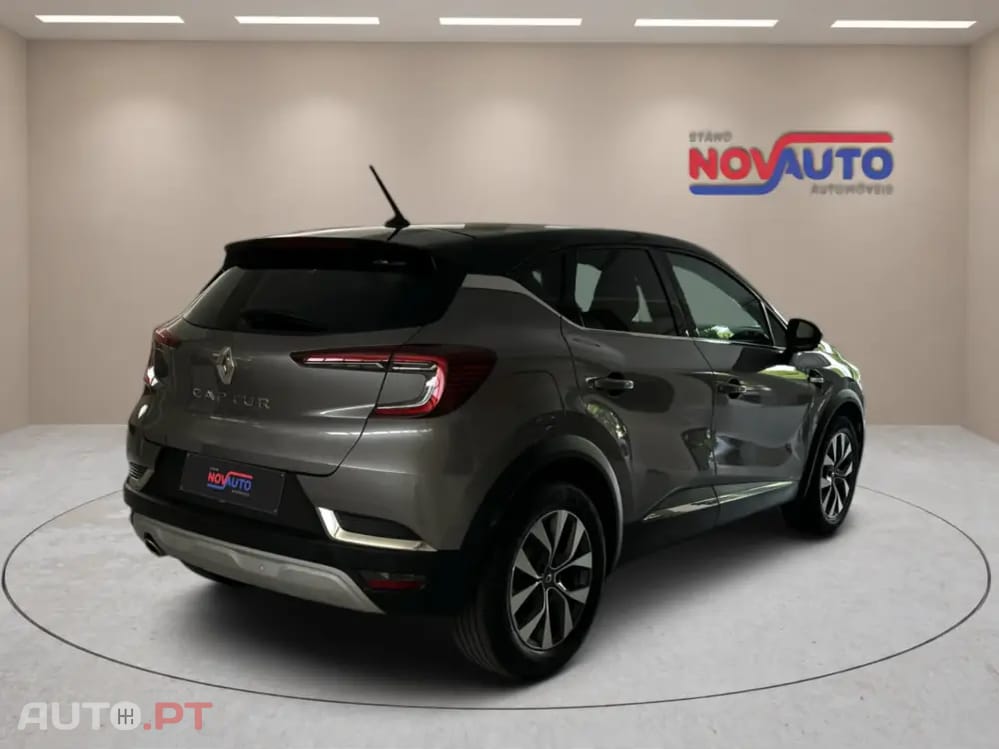 Renault Captur 1.0 TCe Techno — fotografia 3