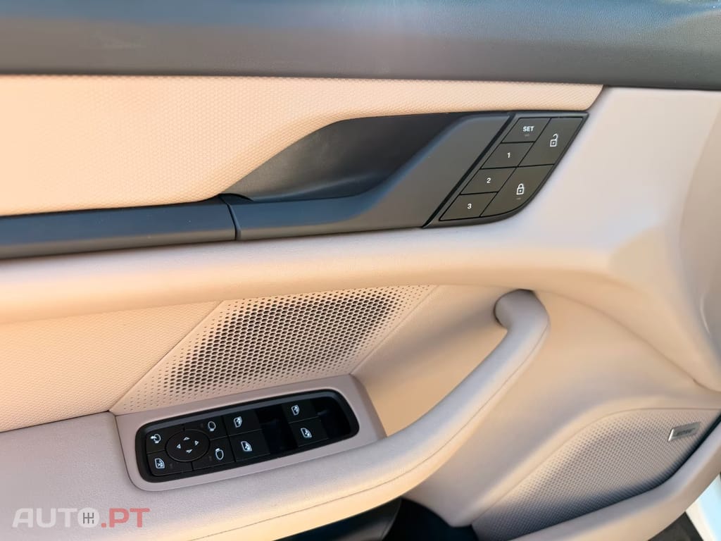 Porsche Taycan Carbon