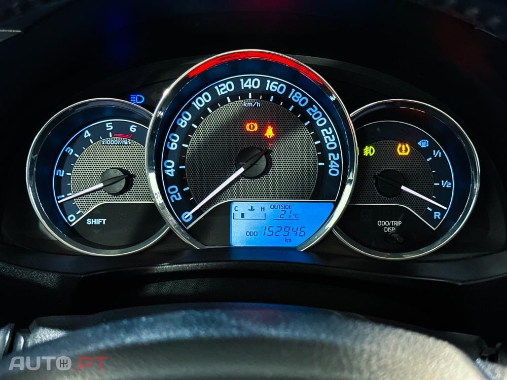 Toyota Corolla 1.4 D-4D Exclusive +Navi MM
