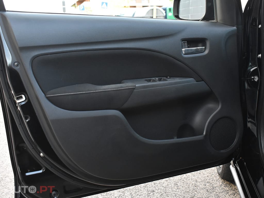 Mitsubishi Space Star 1.2 Intense Connect Edition