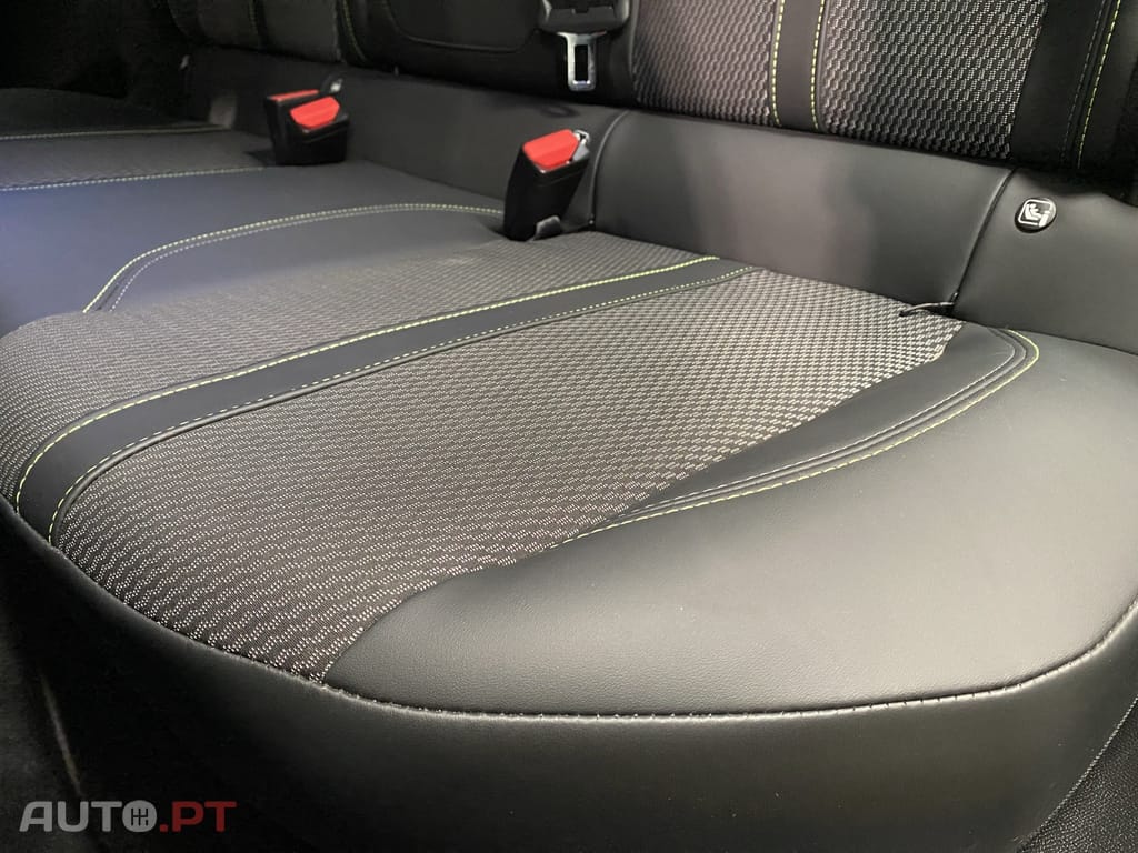 Peugeot 2008 1.2 Hybrid GT e-DCS6