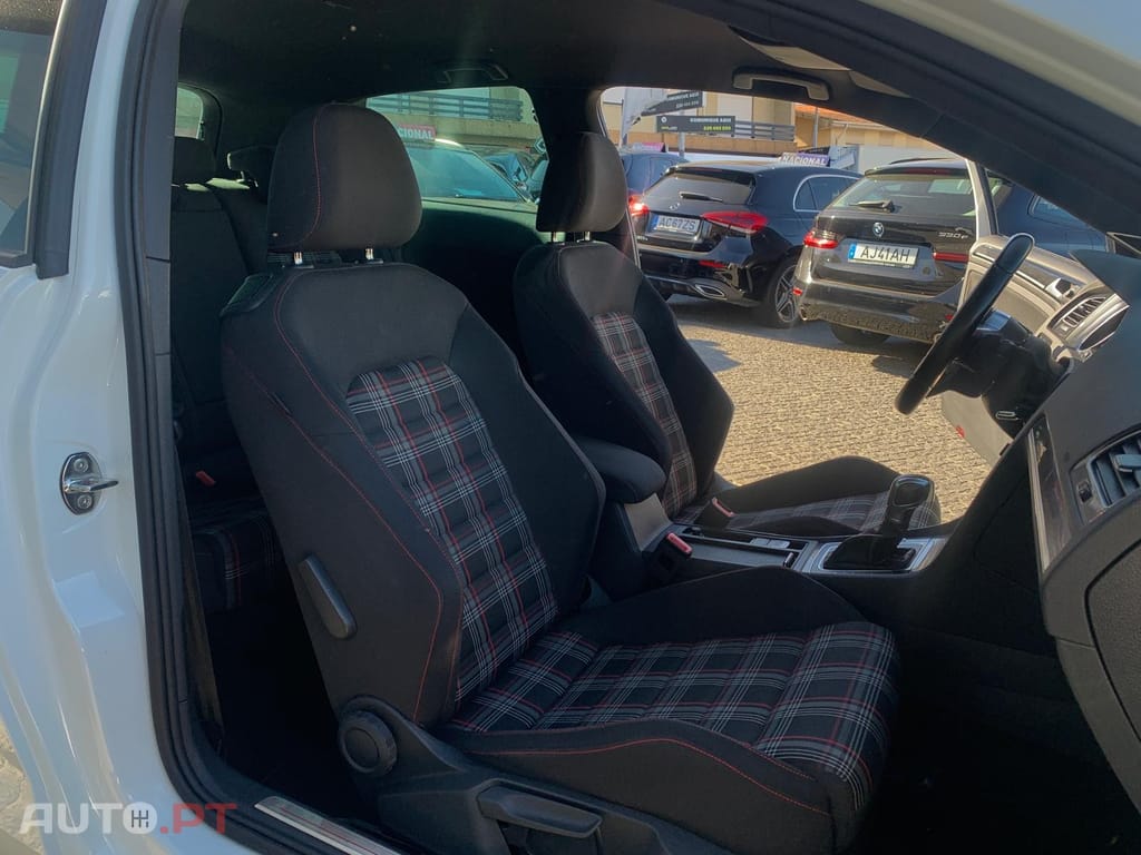 Volkswagen Golf 2.0 TSi GTi DSG Performance