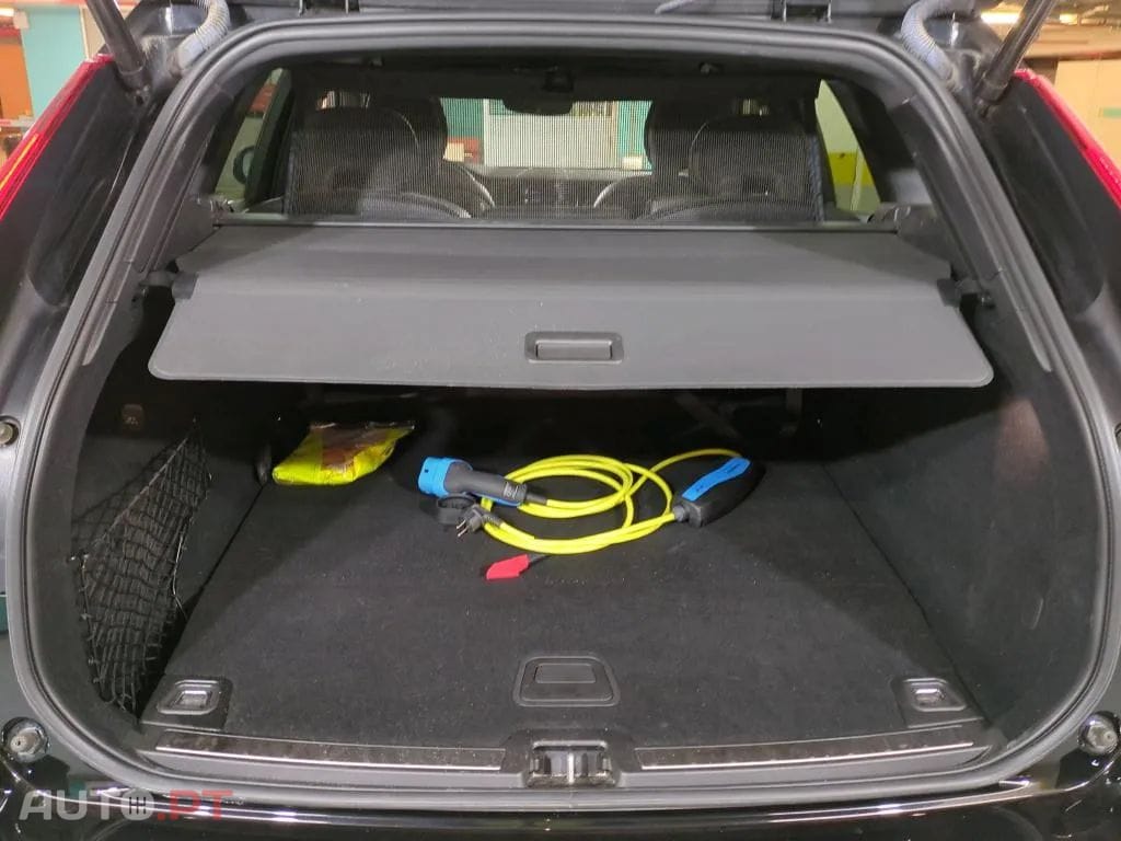 Volvo XC60 2.0 T8 PHEV R-Design AWD