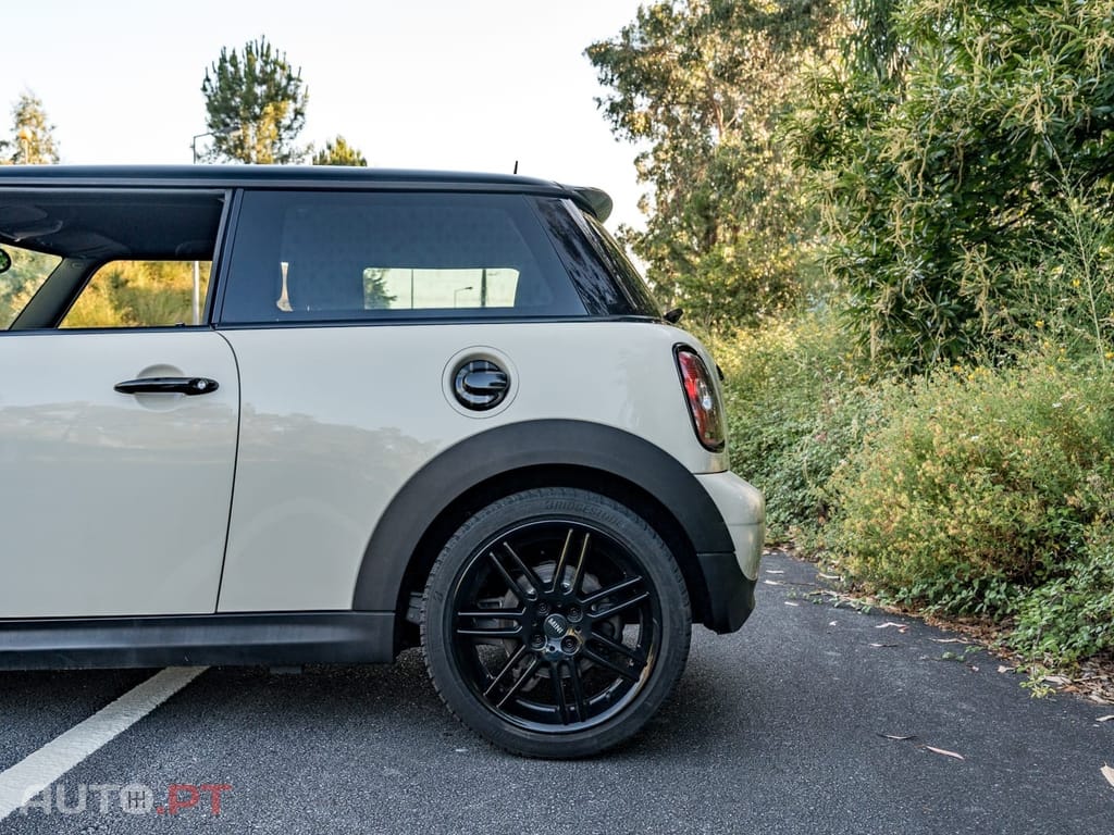 MINI Cooper Cooper D