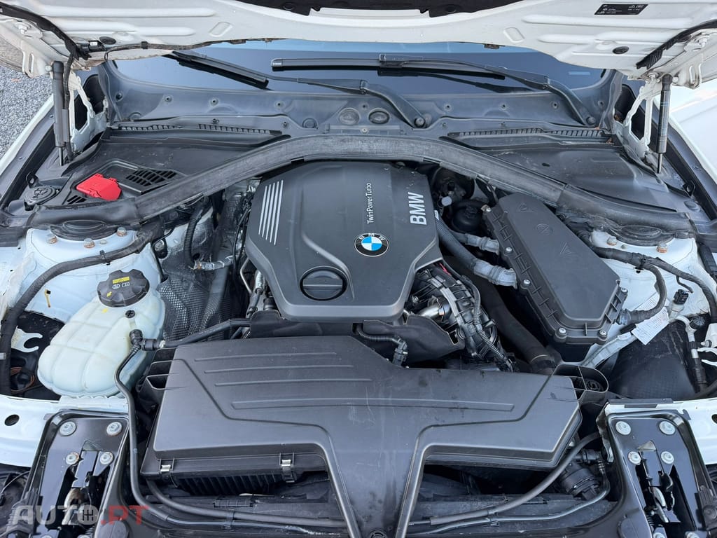 BMW 318 d Touring Line Sport