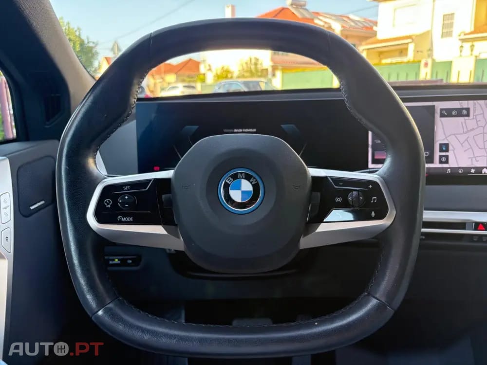 BMW iX xDrive 50 Pack Desportivo