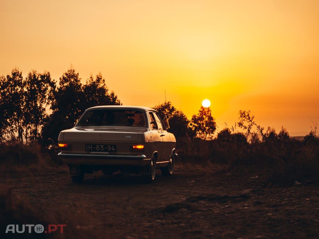 Opel Kadett Sedan 2 door 1.1