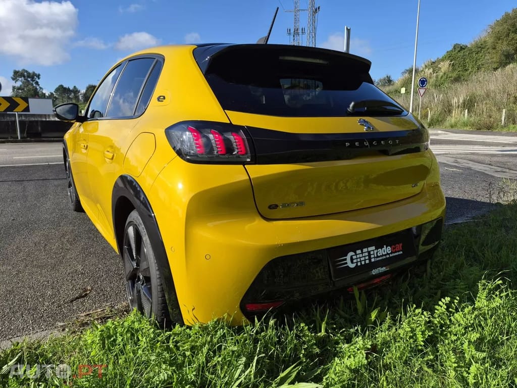 Peugeot E-208 50 kWh GT