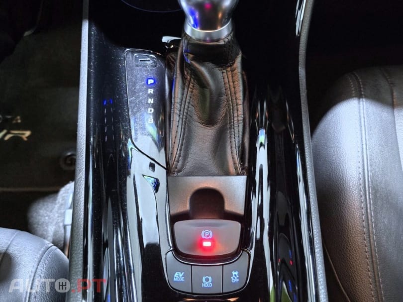 Toyota C-HR 1.8 HSD Lounge — fotografia 30