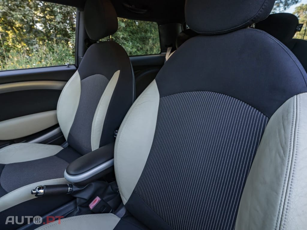 MINI Cooper Cooper D