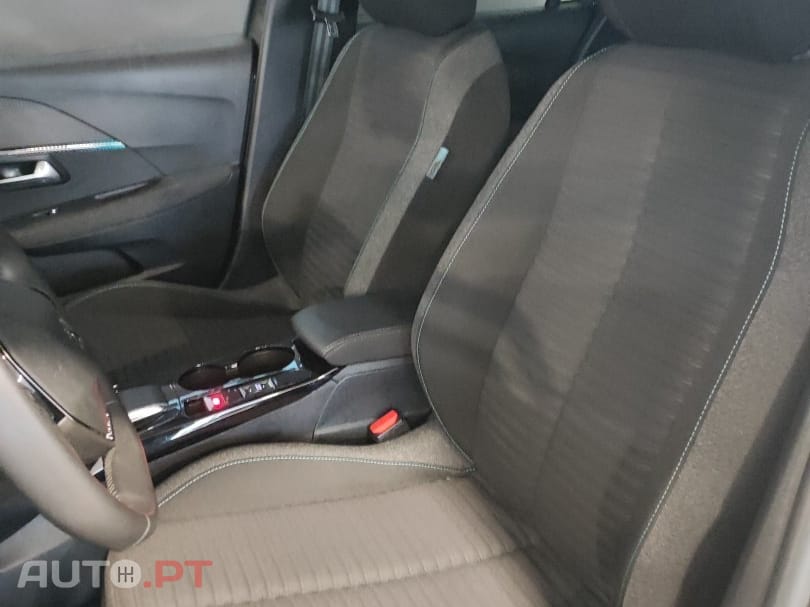 Peugeot E-208 50 kWh Style