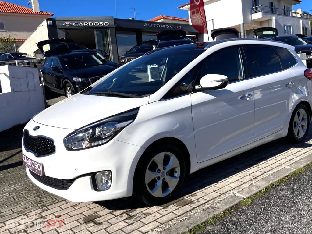 Kia Carens 1.7 CRDi 115 Dream Team Edition