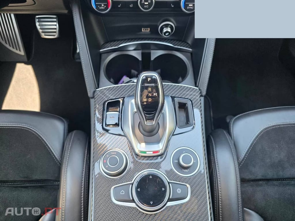 Alfa Romeo Stelvio 2.9 T Quadrifoglio V6