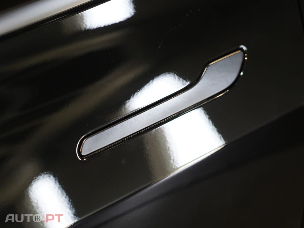 Tesla Model 3 Tração Traseira