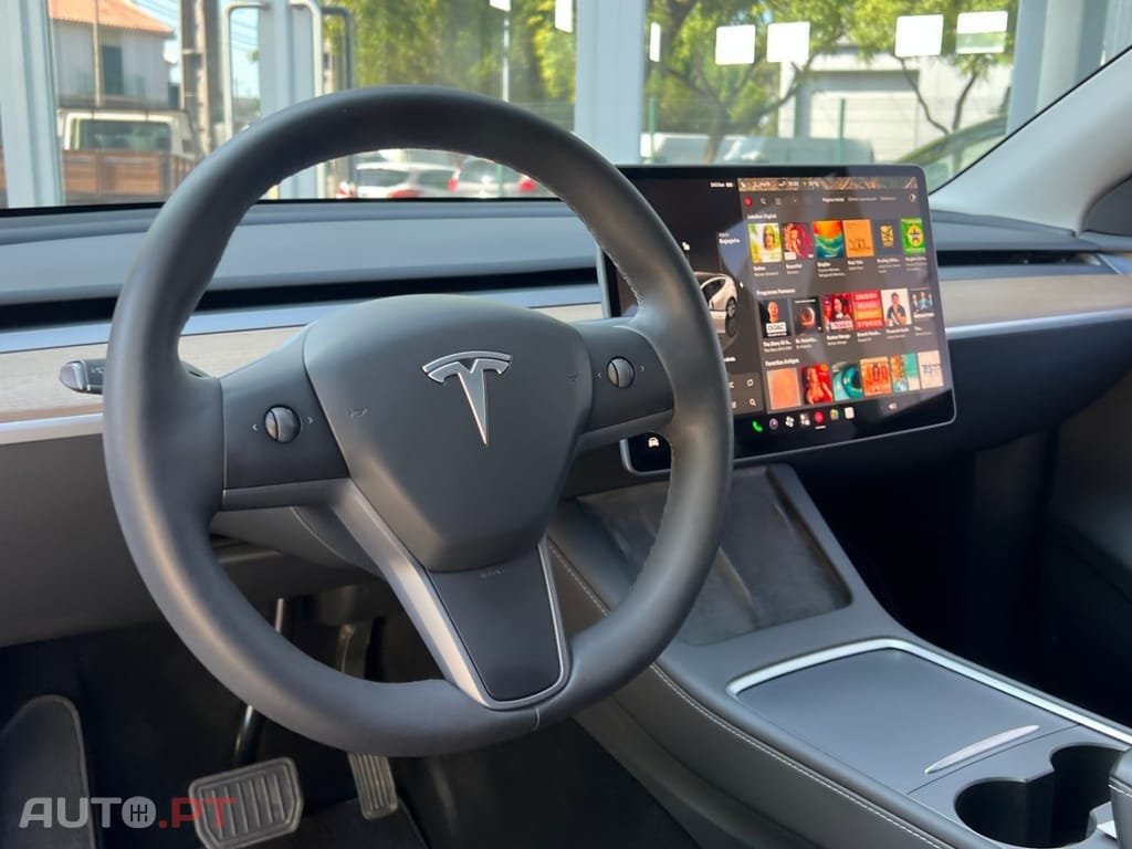 Tesla Model Y Long Range Tração Integral — fotografia 8
