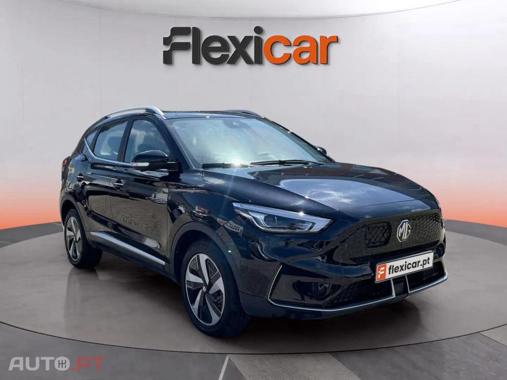 MG ZS EV 72.6 kWh Luxury OBC 11 KW