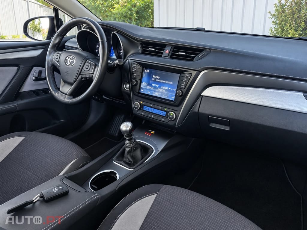 Toyota Avensis Touring Sports 1.6 D-4D Exclusive