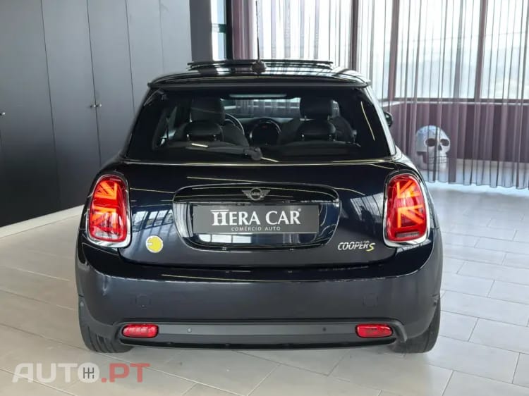 MINI Cooper Cooper SE Camden Edition