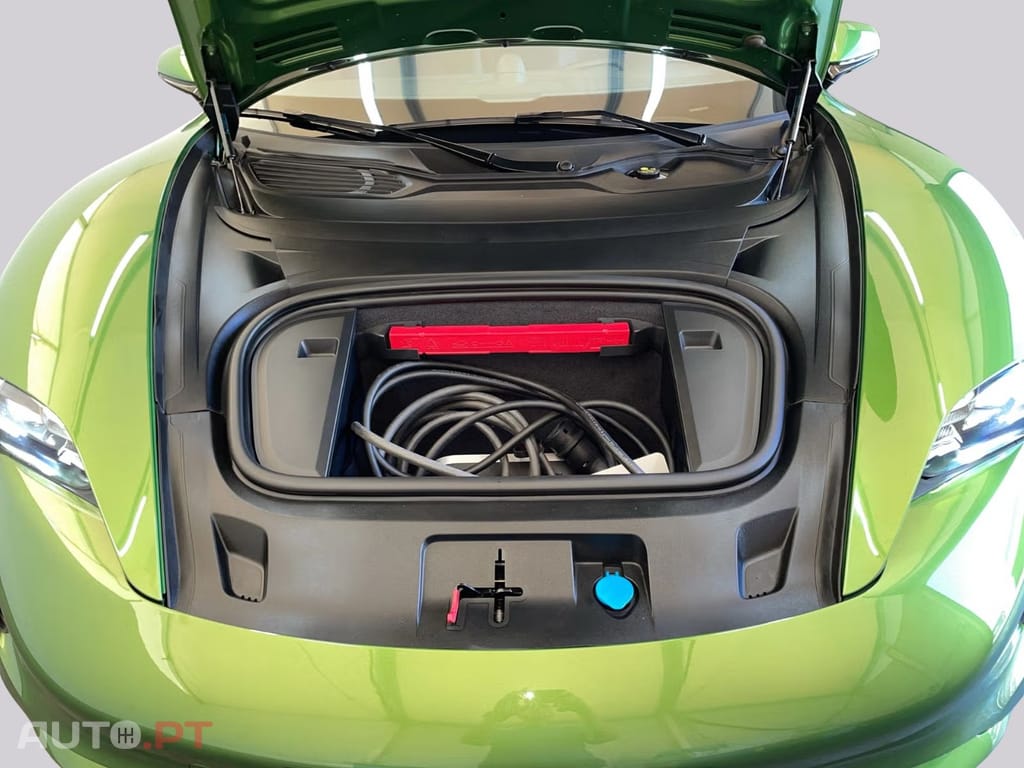 Porsche Taycan Turbo I.V.A DEDUTIVEL