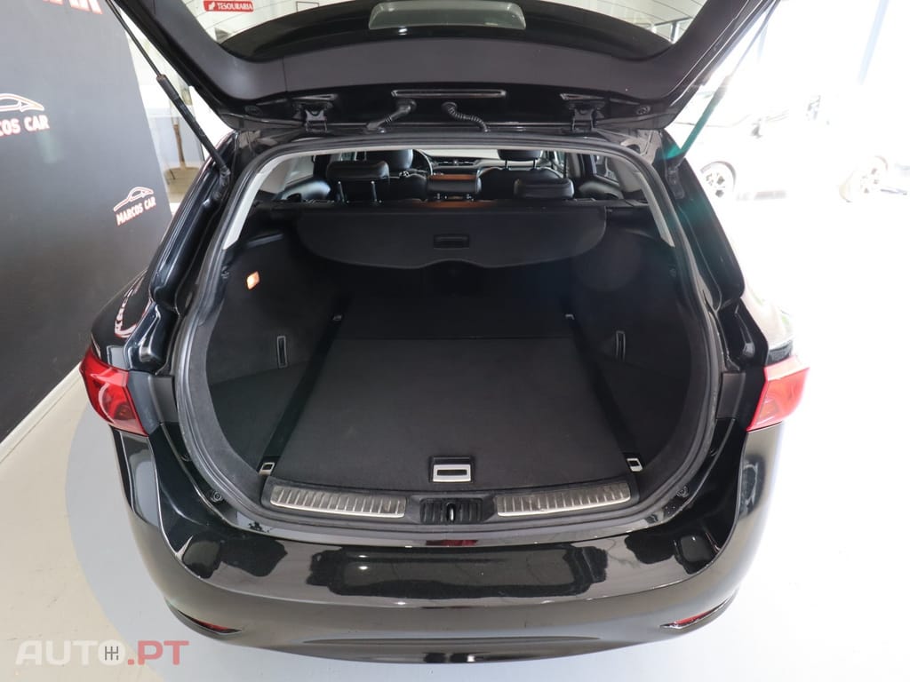 Toyota Avensis Touring Sports 1.6 D-4D Exclusive+GPS